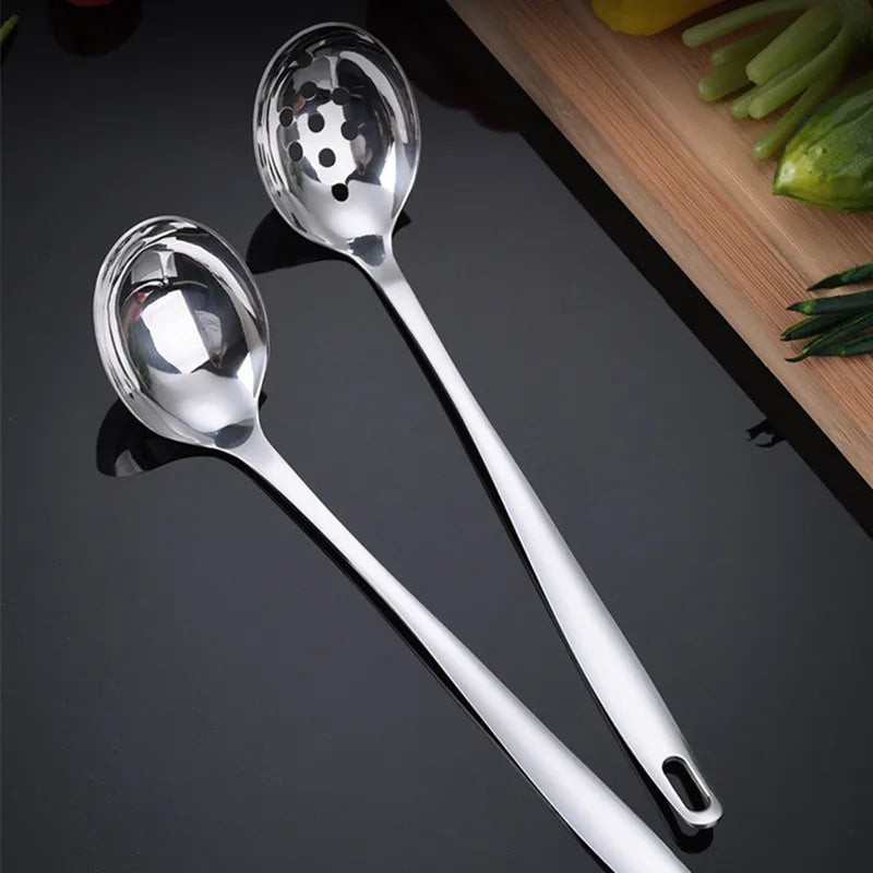 Cuchara coladora de acero inoxidable para ollas calientes